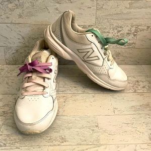 New balance, woman’s size 9.5, preowned good condition, no rips or tears